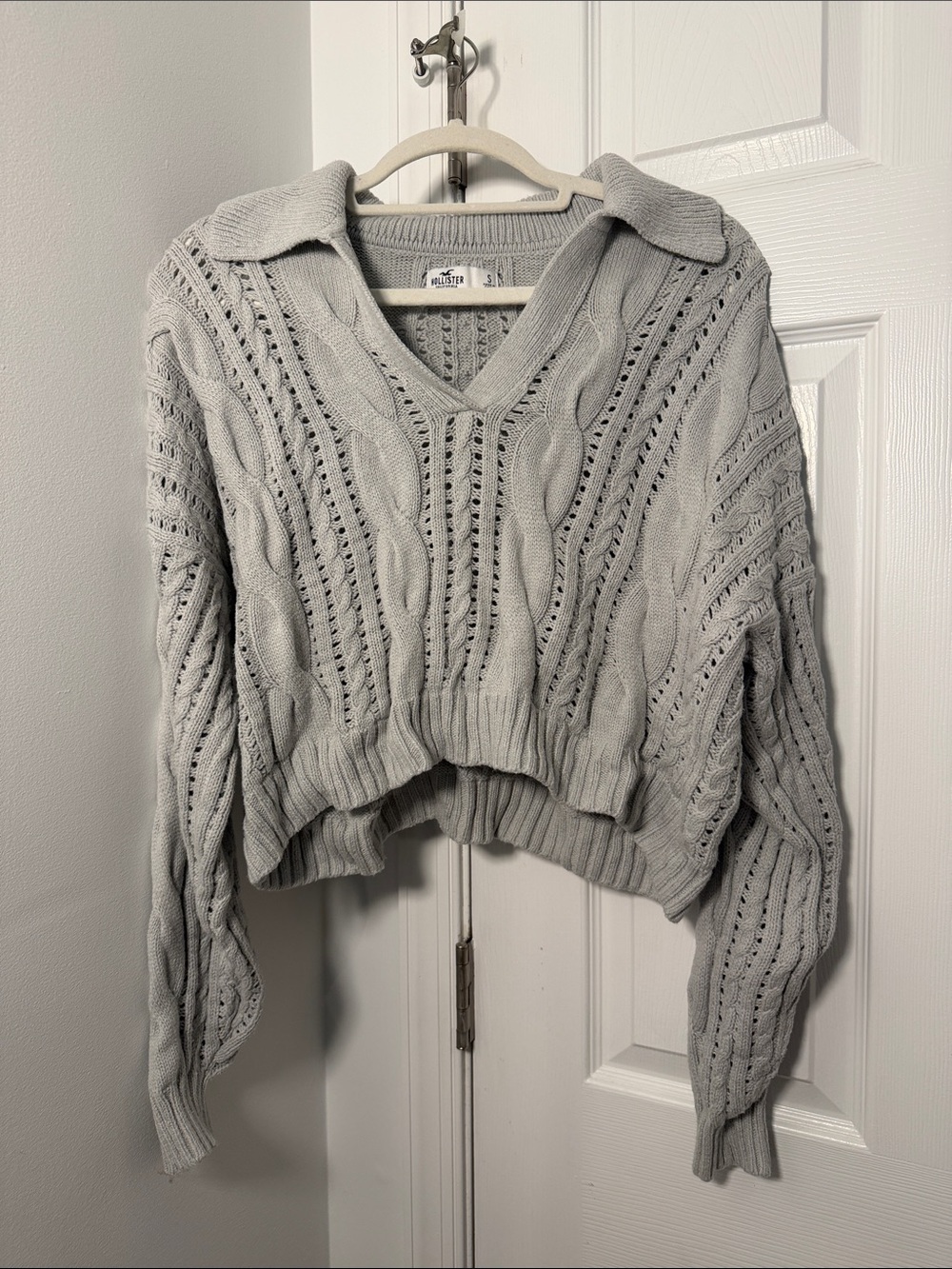Hollister Light Gray Cable-Knit V-Neck Sweater with Collar